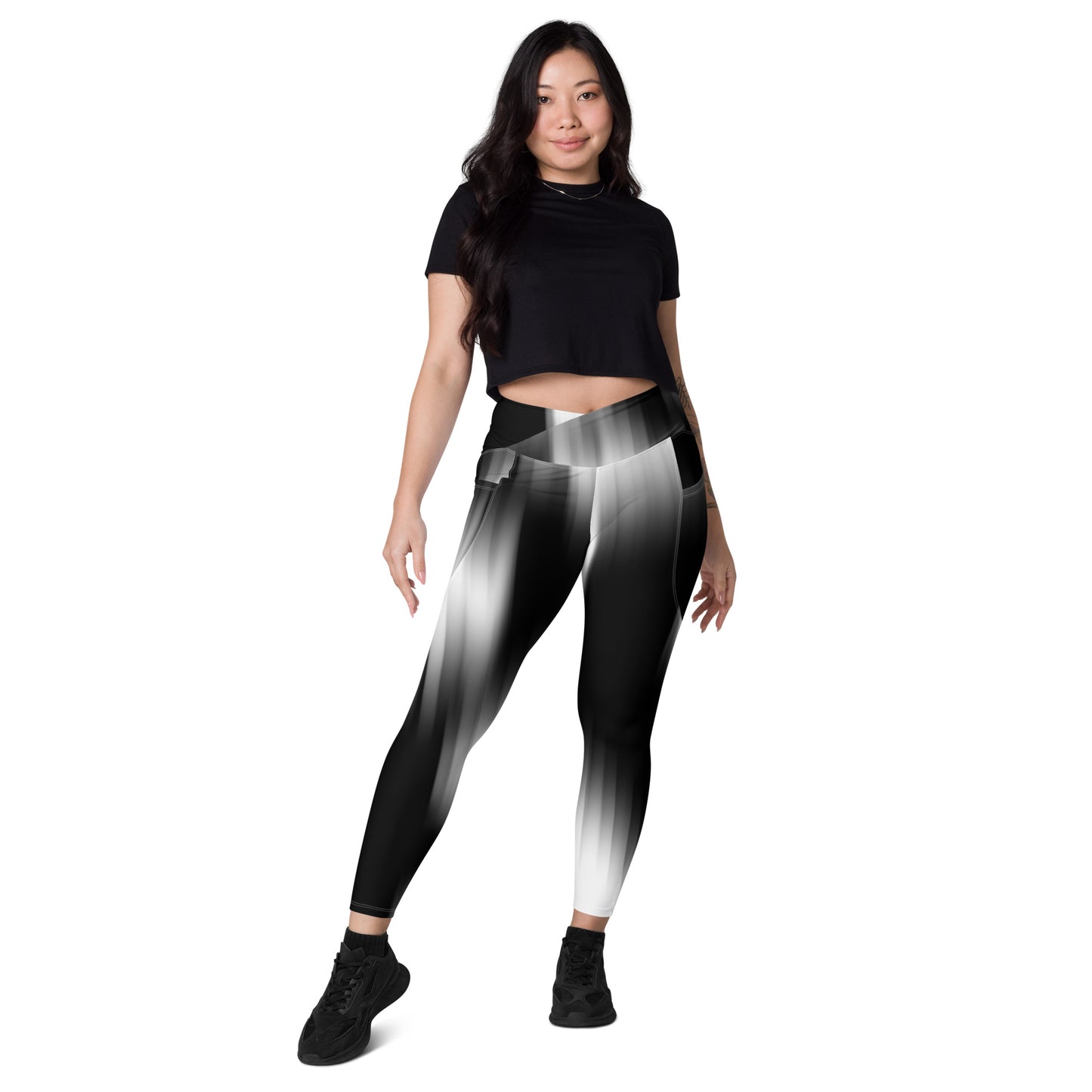 Crossover leggings with pockets